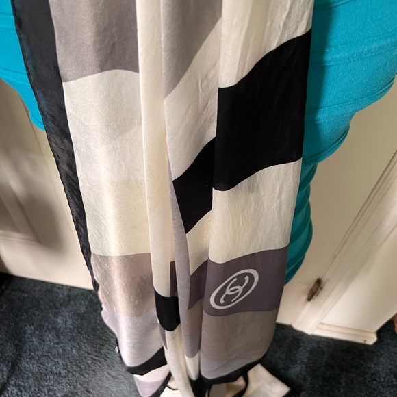 Chanel Geometric Logo  scarf/Wrap. 100% Silk. Made in Italy. Large, 51” by 53”. - Picture 13 of 16
